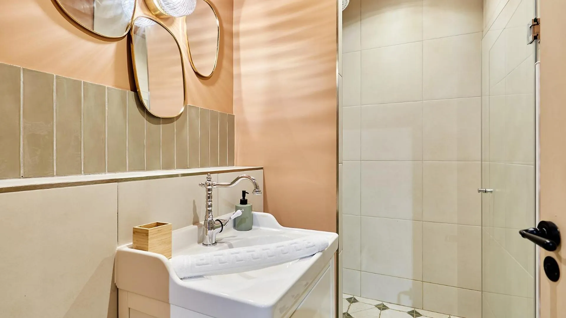 Apartment Centre De By Prestige